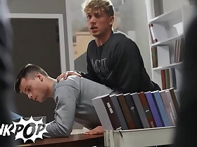 While At The College Library Jock Felix Fox Got His Dick Sucked By His Best Friend Ryan Bailey - TWINKPOP