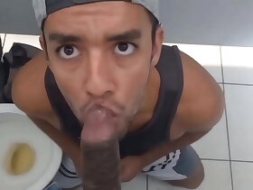 UM BELO EXEMPLAR DE PICA, PRETA, CHEIA DE VEIAS E MUITO DURA, ESSE E MUITO MAIS VOCÊ VÊ EM MEU CANAL, BORA??