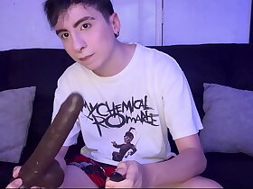 Me Meto Un Dildo En Mi Culo Que Se Mueve Solo