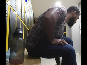 Morbo en las duchas del gym